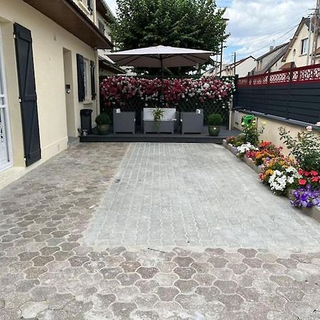 Chambre Privee Pour 4 Personnes En Banlieue Parisienne A Bondy Exterior foto