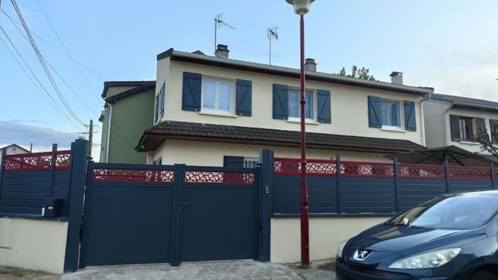 Chambre Privee Pour 4 Personnes En Banlieue Parisienne A Bondy Exterior foto