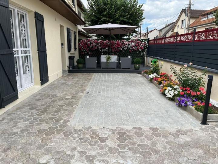 Chambre Privee Pour 4 Personnes En Banlieue Parisienne A Bondy Exterior foto
