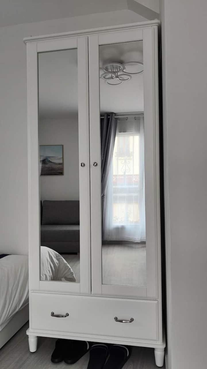 Chambre Privee Pour 4 Personnes En Banlieue Parisienne A Bondy Exterior foto